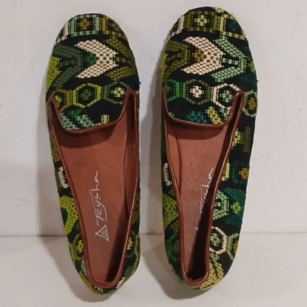 Teysha handmade knit weave embroidered loafer sz 7